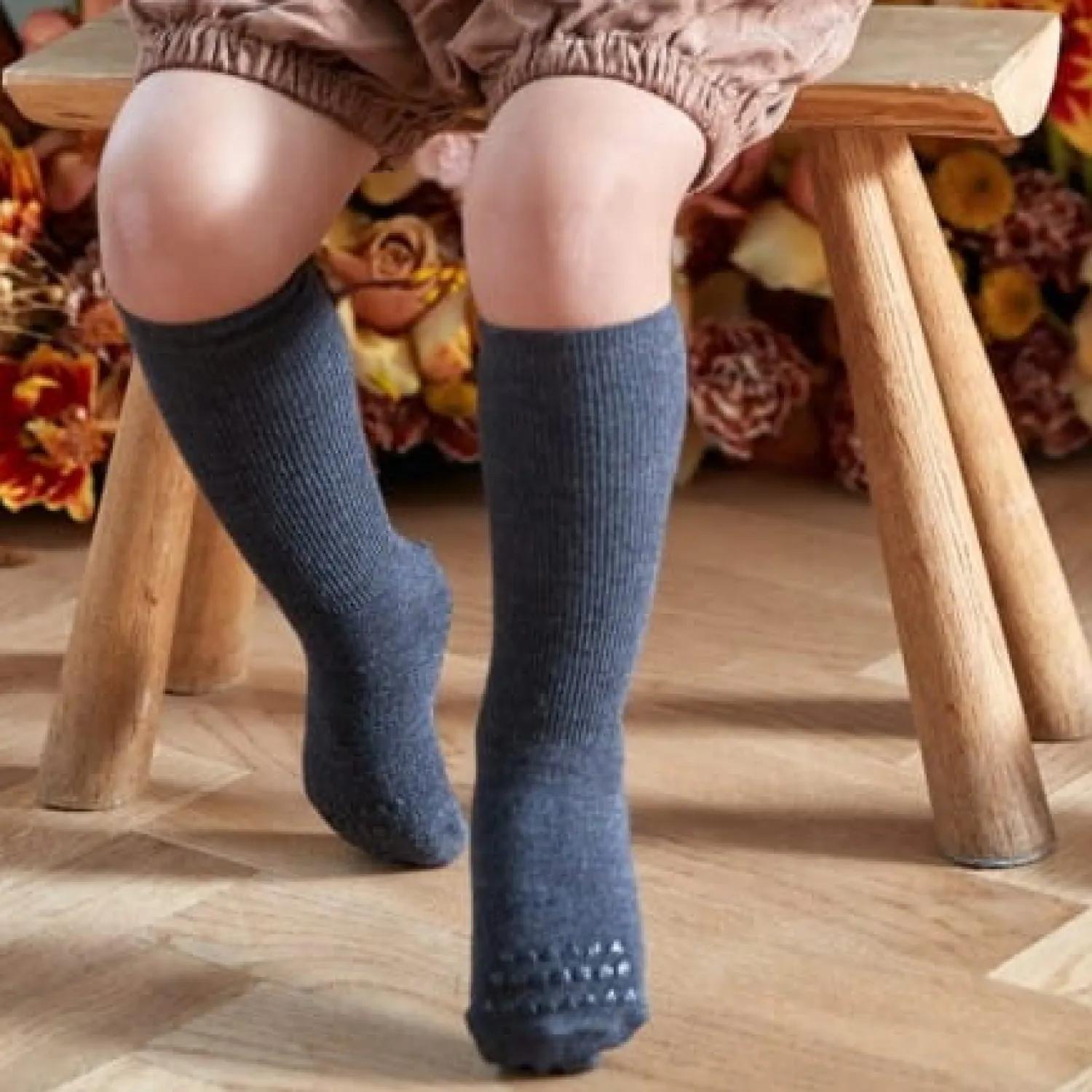 Pomoc W Raczkowaniu|Małe Stópki | GoBabyGo Antypoślizgowe skarpetki do nauki chodzenia BAMBOO Dark Grey Melange