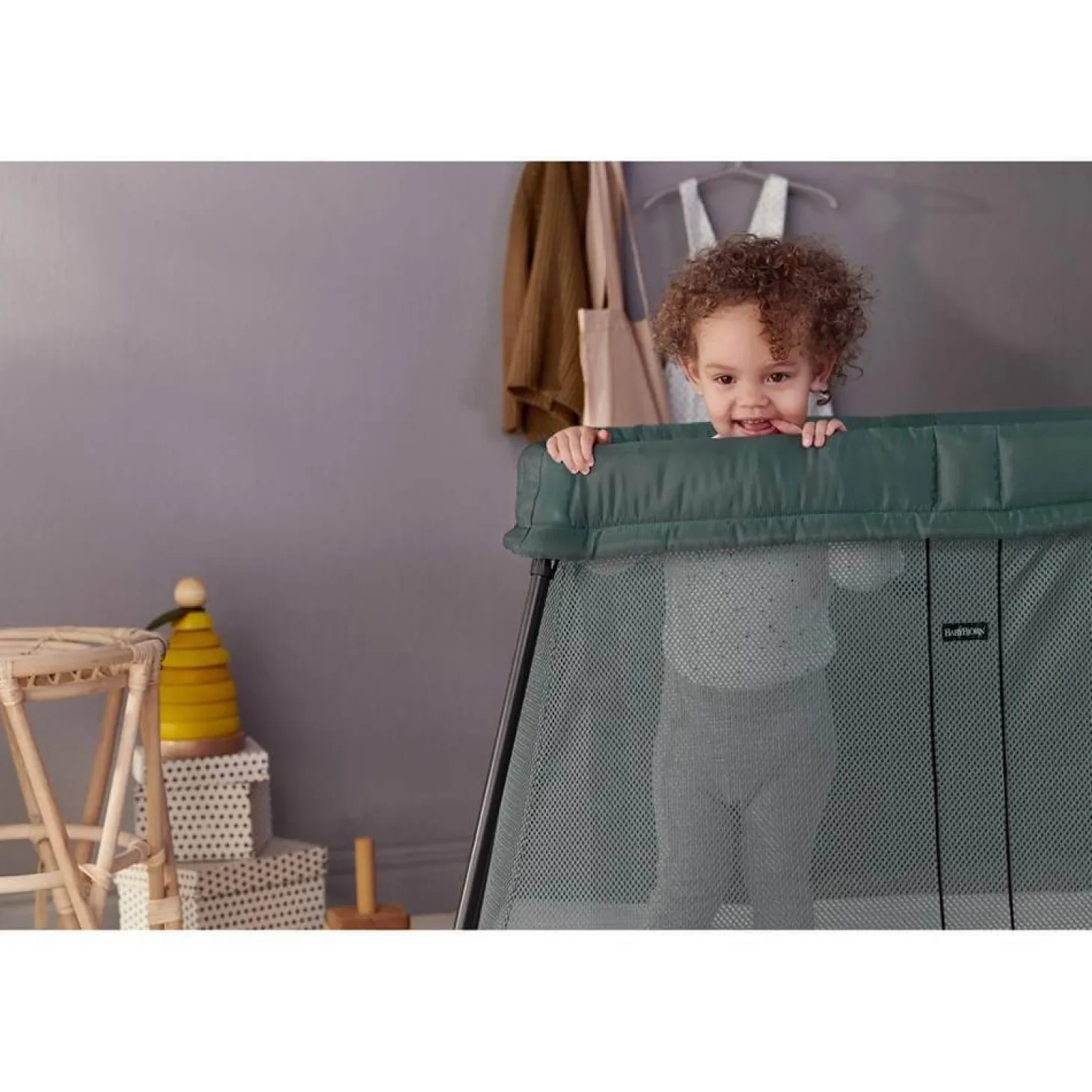 BABYBJORN - łóżeczko turystyczne LIGHT dark green
