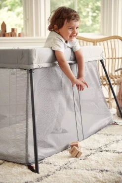 Kosze Mojżesza I Kołyski|Przydatne Akcesoria | BabyBjorn - łóżeczko turystyczne LIGHT silver