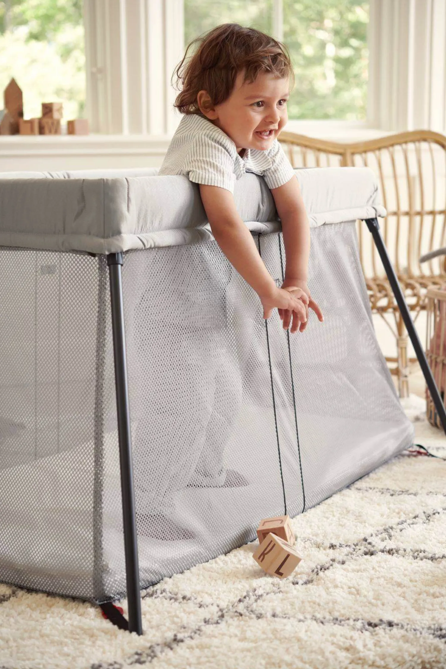 Kosze Mojżesza I Kołyski|Przydatne Akcesoria | BabyBjorn - łóżeczko turystyczne LIGHT silver