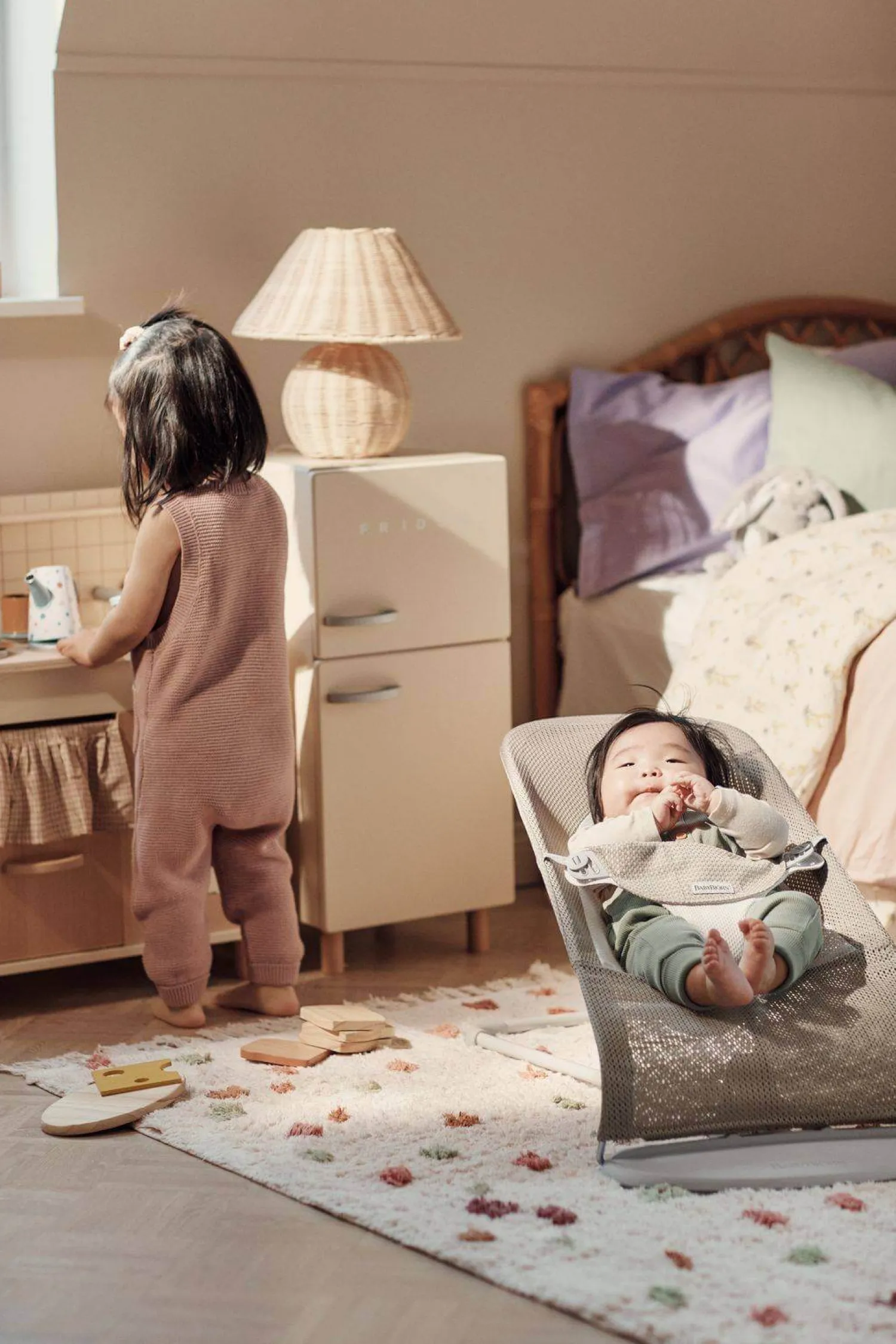 Bujaczki I Leżaczki|Foteliki I Pufy | BabyBjorn - leżaczek BALANCE SOFT MESH, Szary Beż - Biały