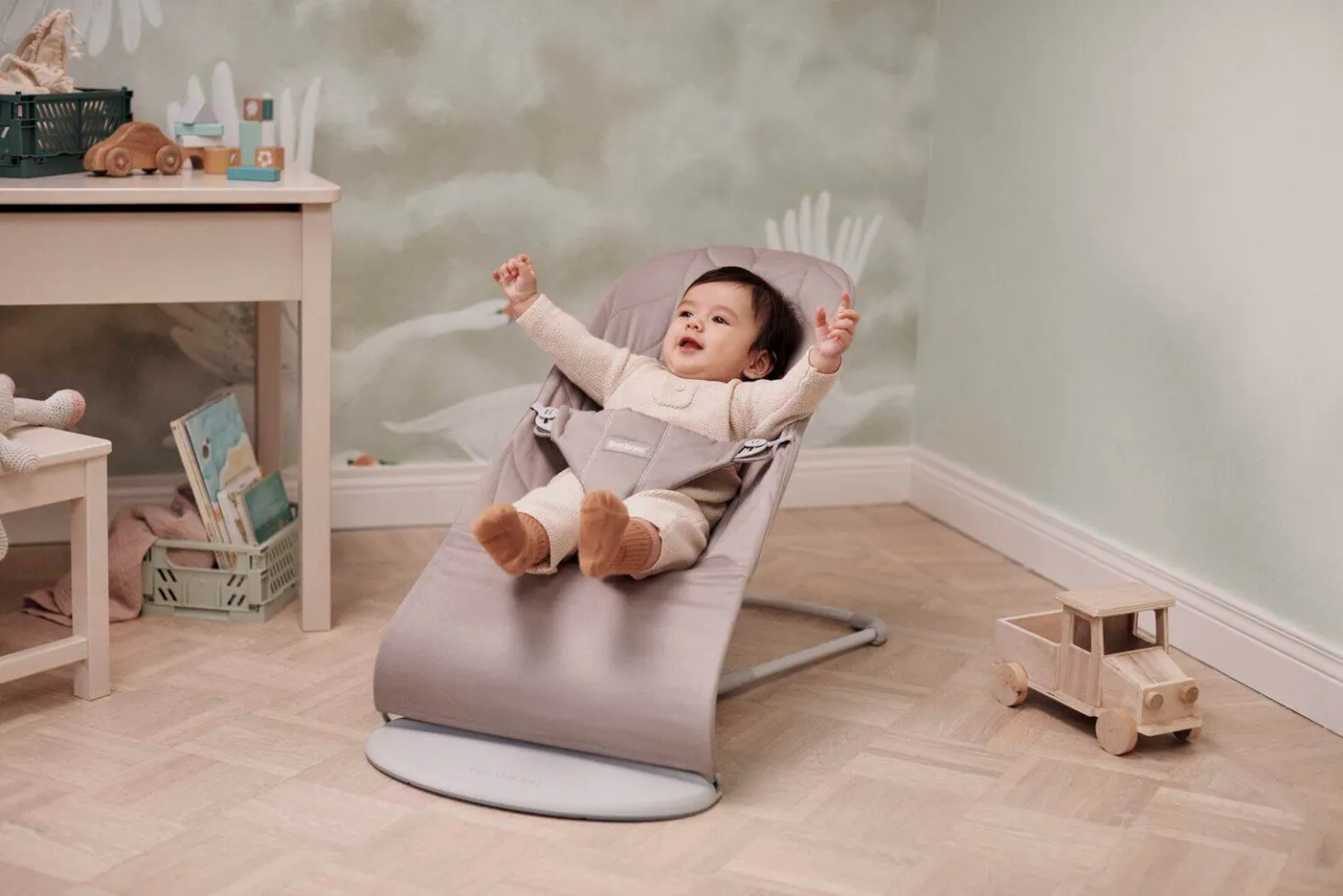 BABYBJORN - leżaczek BLISS WOVEN, Petal Quilt, Sand Grey