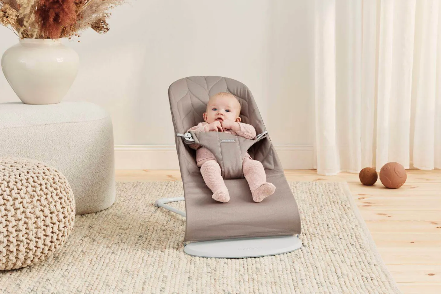 BABYBJORN - leżaczek BLISS WOVEN, Petal Quilt, Sand Grey