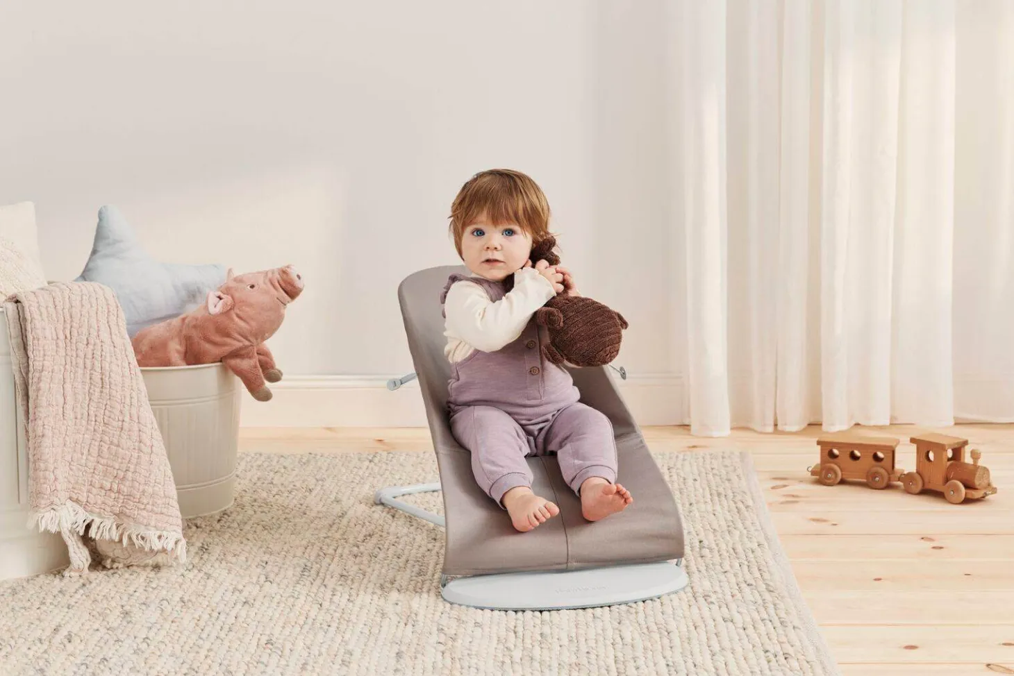 BABYBJORN - leżaczek BLISS WOVEN, Petal Quilt, Sand Grey