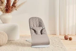 BABYBJORN - leżaczek BLISS WOVEN, Petal Quilt, Sand Grey
