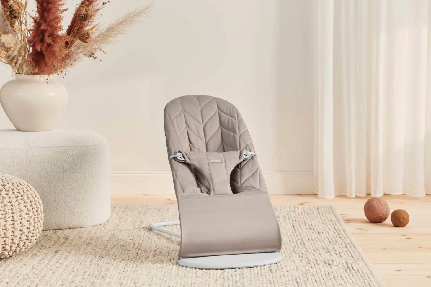 BABYBJORN - leżaczek BLISS WOVEN, Petal Quilt, Sand Grey
