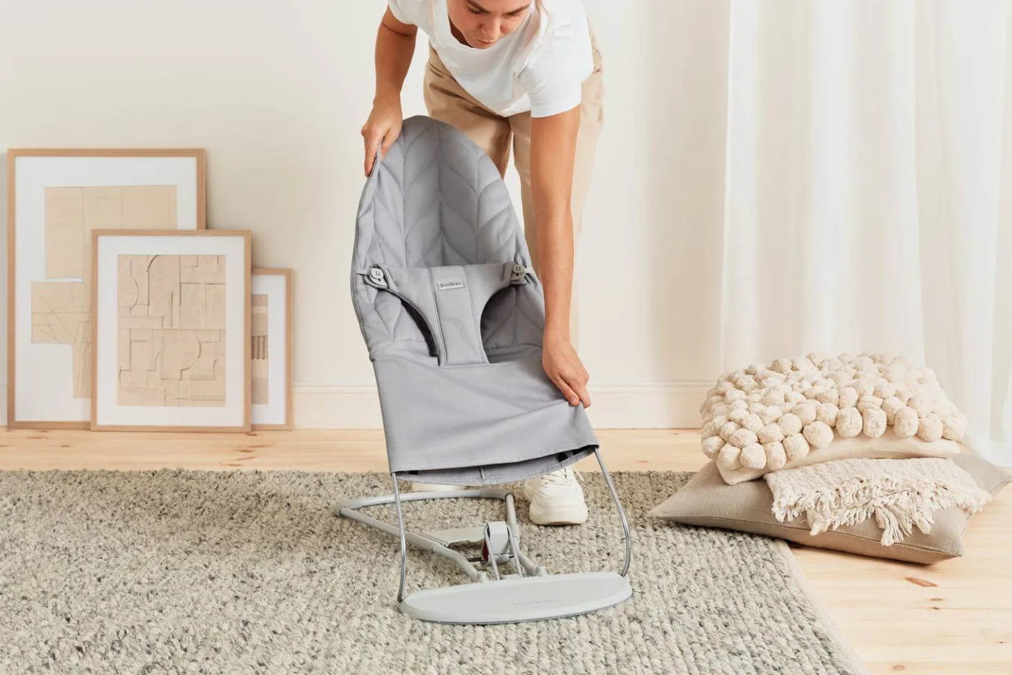 BABYBJORN - leżaczek BLISS WOVEN, Petal Quilt, Jasnoszary