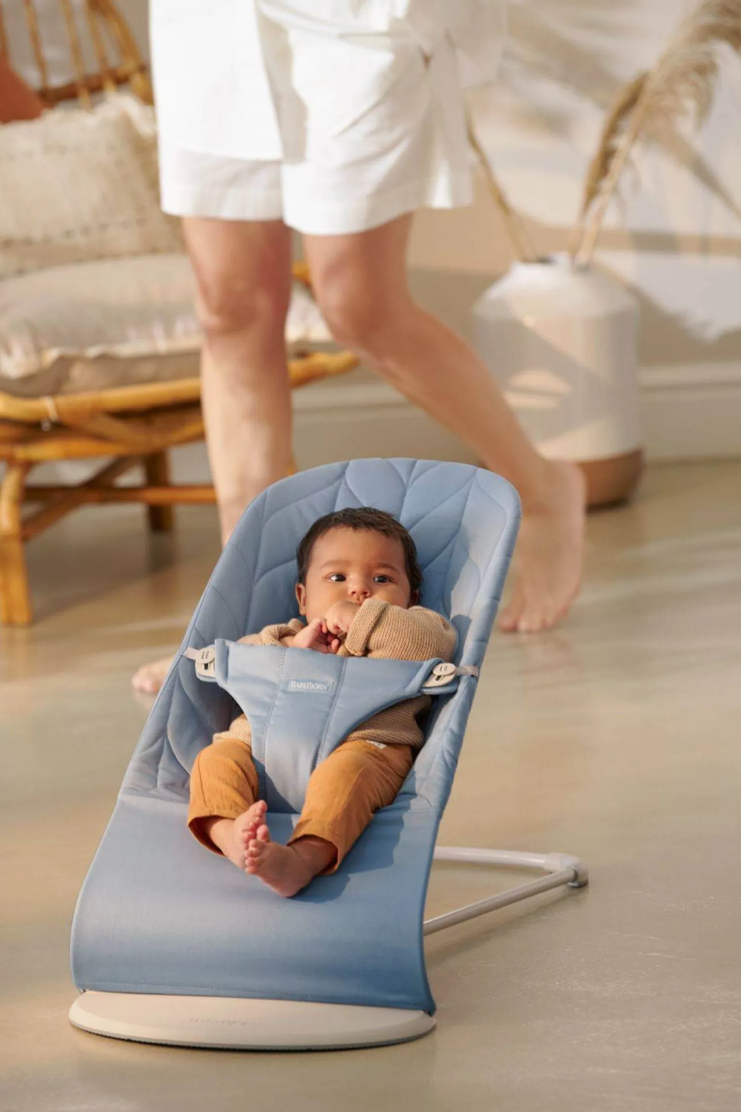 Bujaczki I Leżaczki|Foteliki I Pufy | BabyBjorn - leżaczek BLISS WOVEN, Petal Quilt, Niebieski