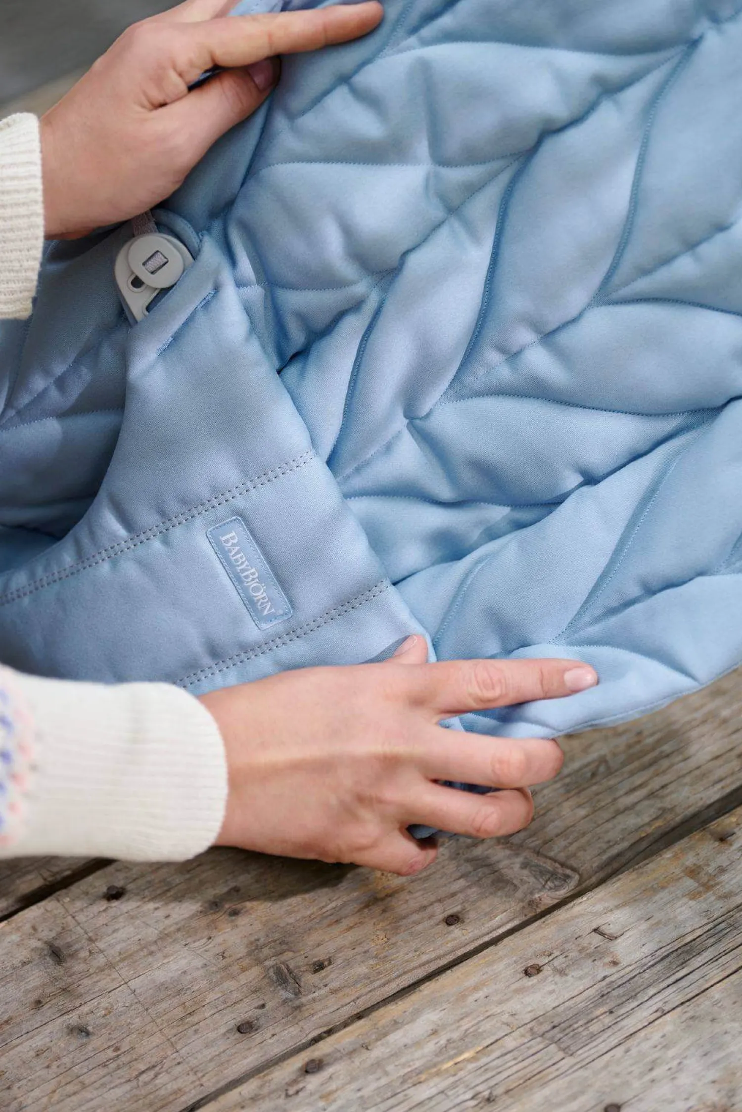 Bujaczki I Leżaczki|Foteliki I Pufy | BabyBjorn - leżaczek BLISS WOVEN, Petal Quilt, Niebieski