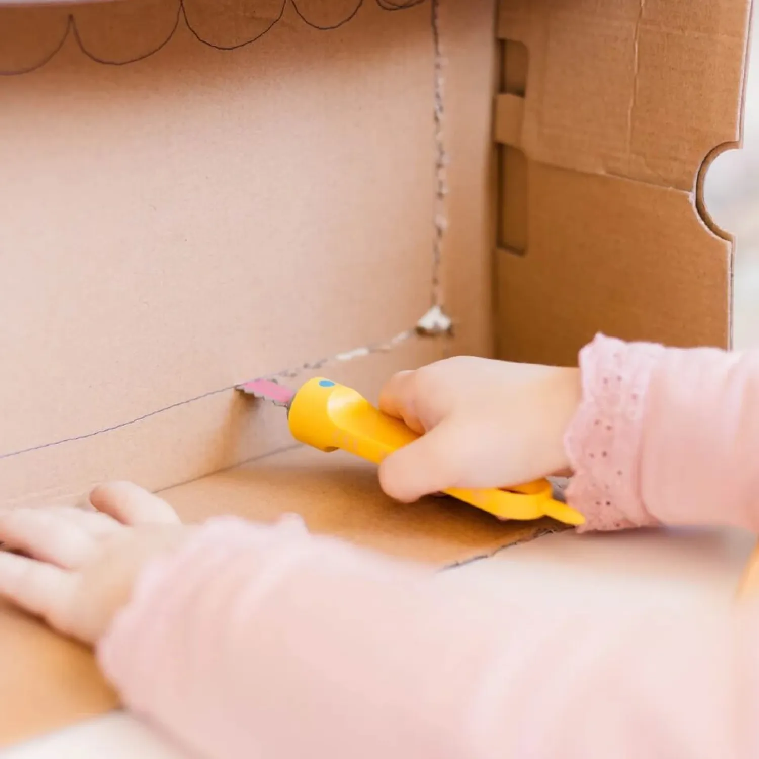 6 Lat+|7 Lat+ | Makedo Bezpieczna piła Safe-Saw do cięcia kartonów