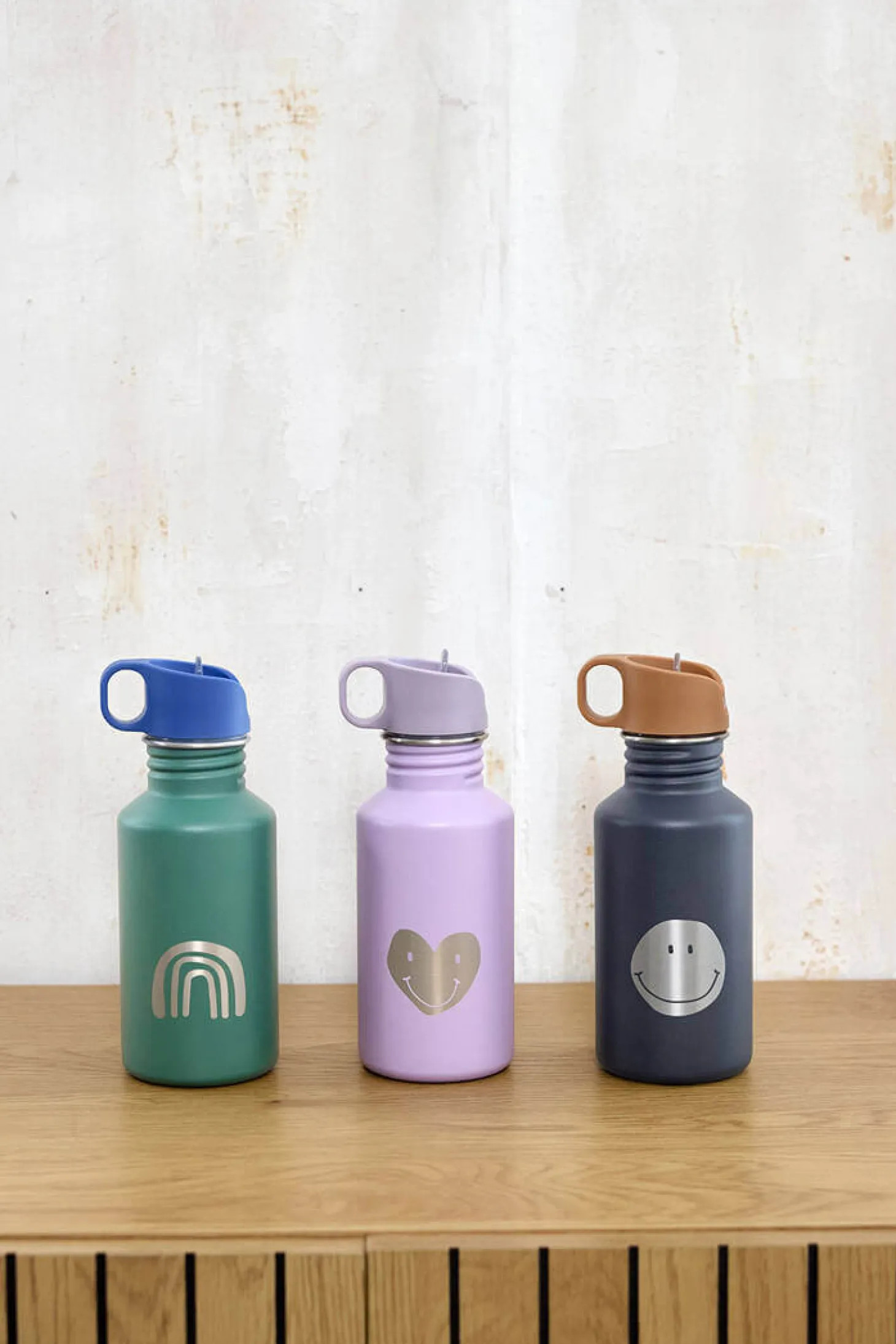 Bidon ze stali nierdzewnej z ustnikiem i uchwytem Little Gang, 500 ml - Smile navy