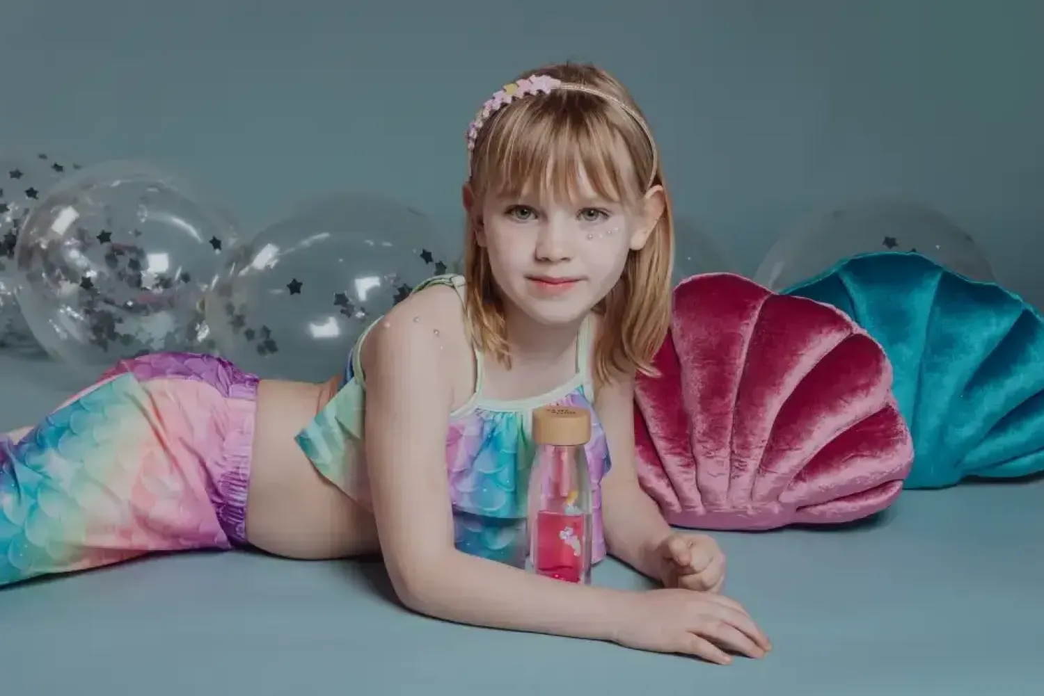 Idealne W Podróży|12M+ | Petit Boum Butelka sensoryczna dwufazowa MOVE świat syreny