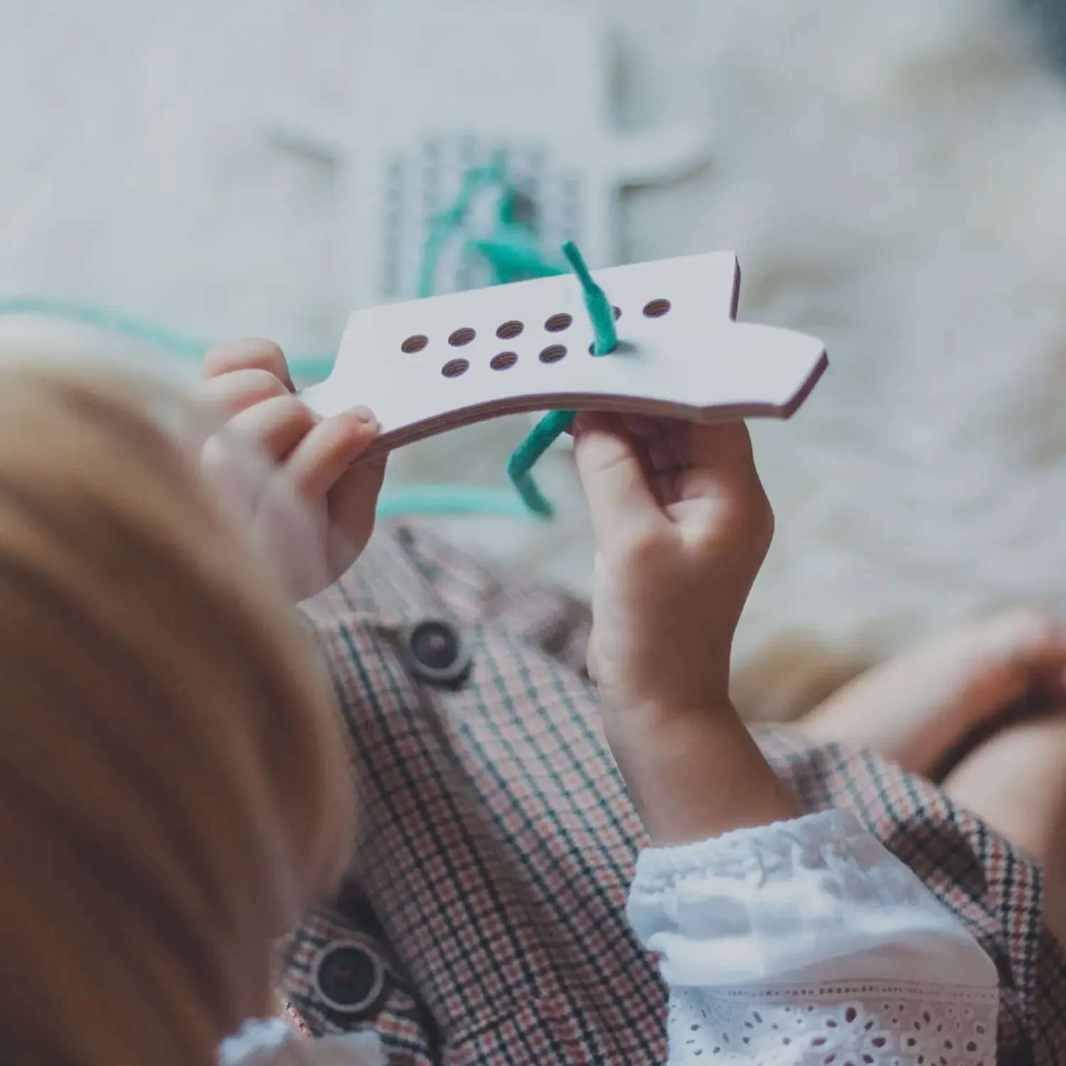 Montessori|Idealne W Podróży | Milin Drewniana przeplatanka - Pan Miś, poziom zaawansowany