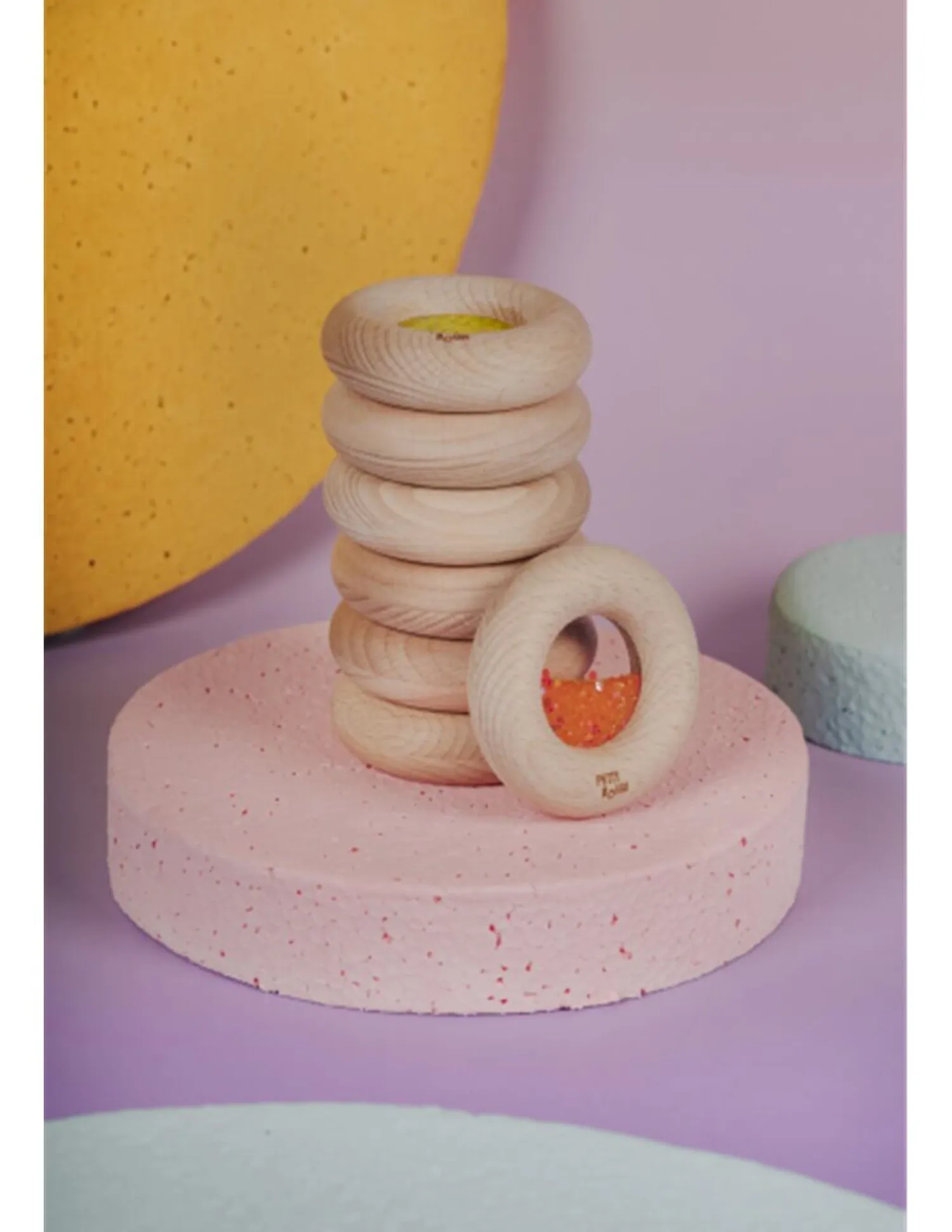 12M+|Sensoryczne | Petit Boum Drewniana zabawka sensoryczna Donut Calm - fioletowy
