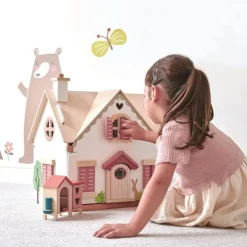3 Lata +|4 Lata + | Tender Leaf Toys Drewniany dwupiętrowy domek dla lalek z wyposażeniem