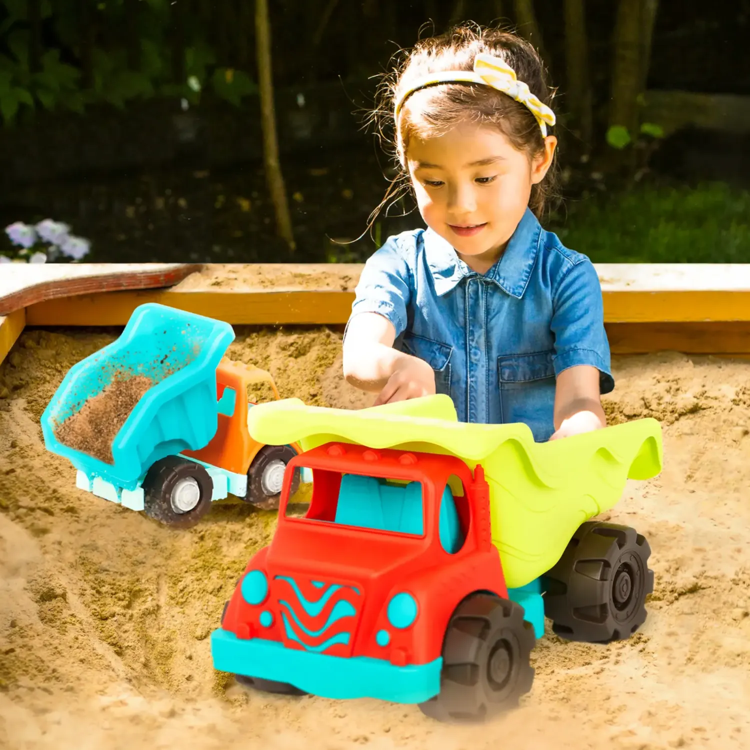 6 Lat+|3 Lata + | B.Toys Dump Truck Duo - zestaw dwóch wywrotek z OLBRZYMIĄ ciężarówką Colossal Cruiser
