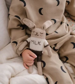 Króliczki|Przytulanki | Main Sauvage Dziergany królik z wełny alpaki - Milk
