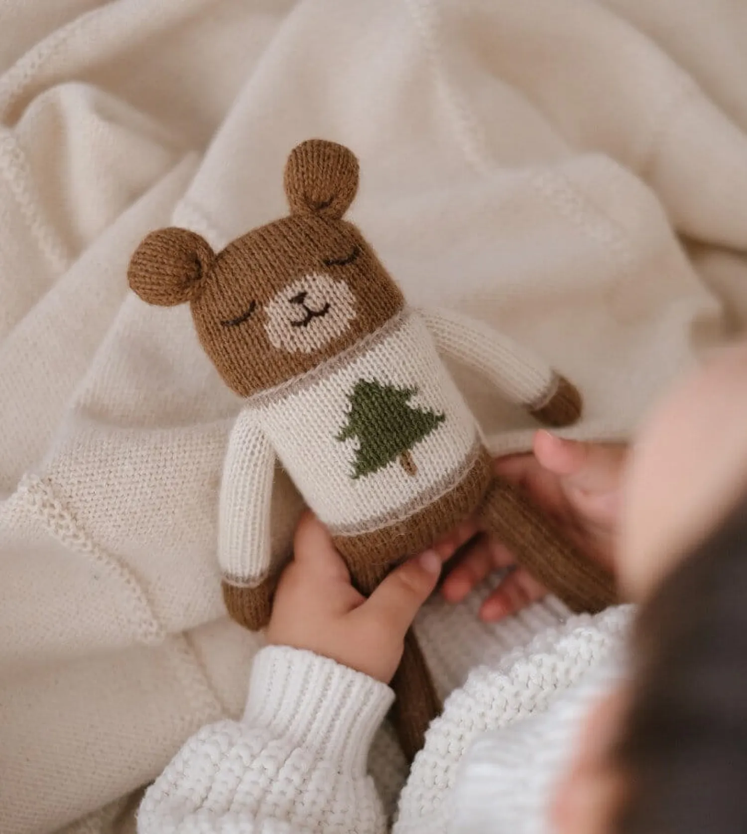 Misie|Świąteczne | Main Sauvage Dziergany miś z wełny alpaki - Christmas sweater