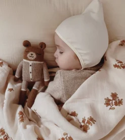 Misie|Przytulanki | Main Sauvage Dziergany miś z wełny alpaki - oat romper