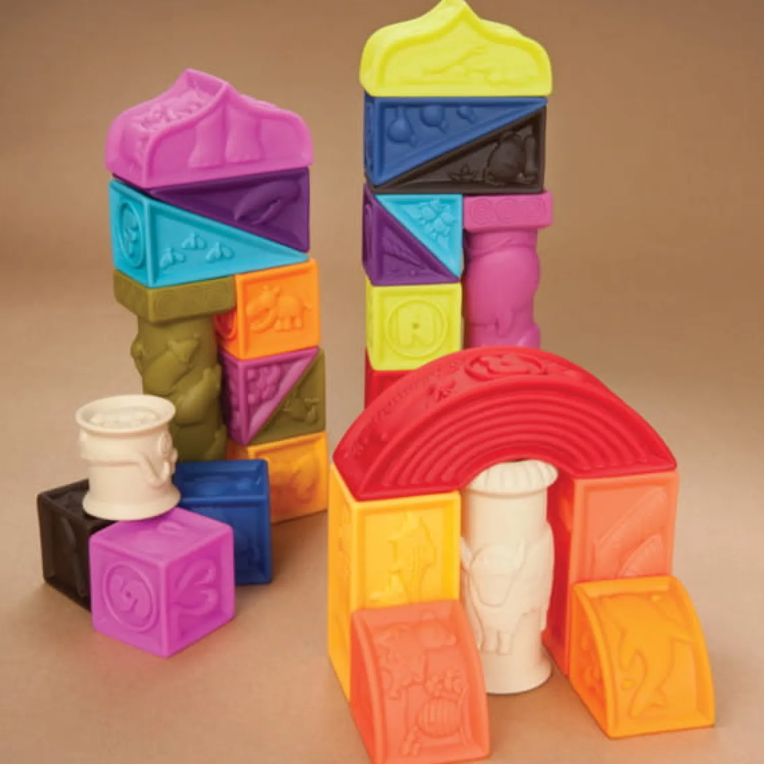 12M+|2 Lata + | B.Toys Elemenosqueeze – klocki miękkie – zestaw duży