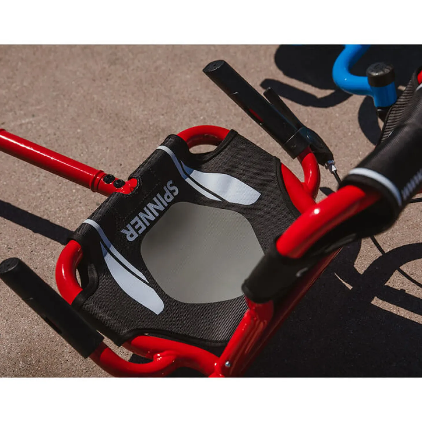 EzyRoller Spinner X Pojazd gokart napędzany nogami z funkcją 360° 4-12 lat - Red