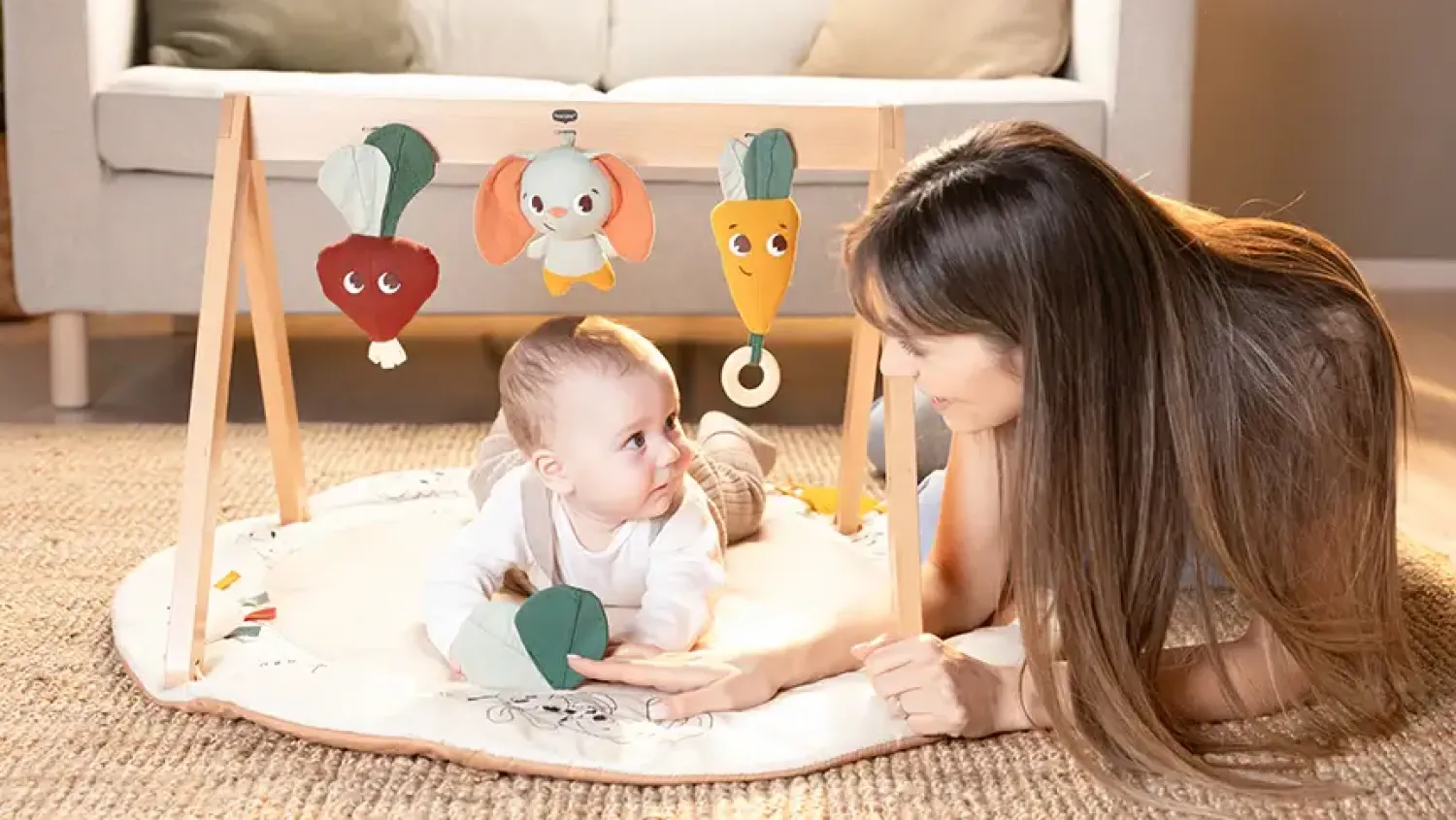 Maty Edukacyjne|Maty Edukacyjne | Tiny Love Gimnastyka, mata edukacyjna z drewnianym stojakiem Garden of Adventure