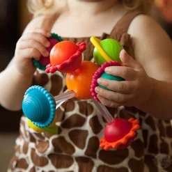 Idealne W Podróży|12M+ | Fat Brain Toys Grzechotka Sensoryczna Przygoda Wimzle