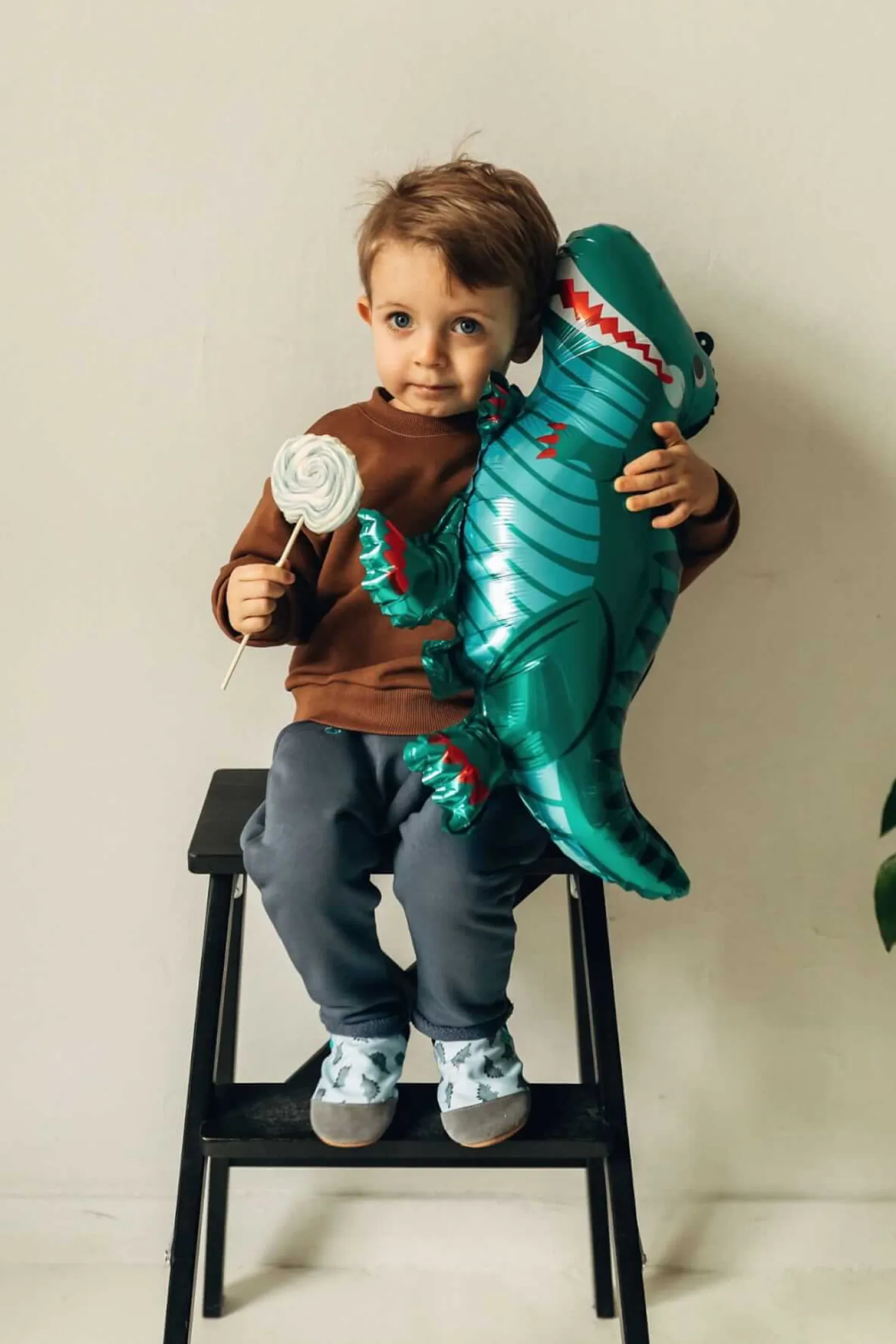 Kapcie do domu, żłobka, przedszkola - GREY DINO