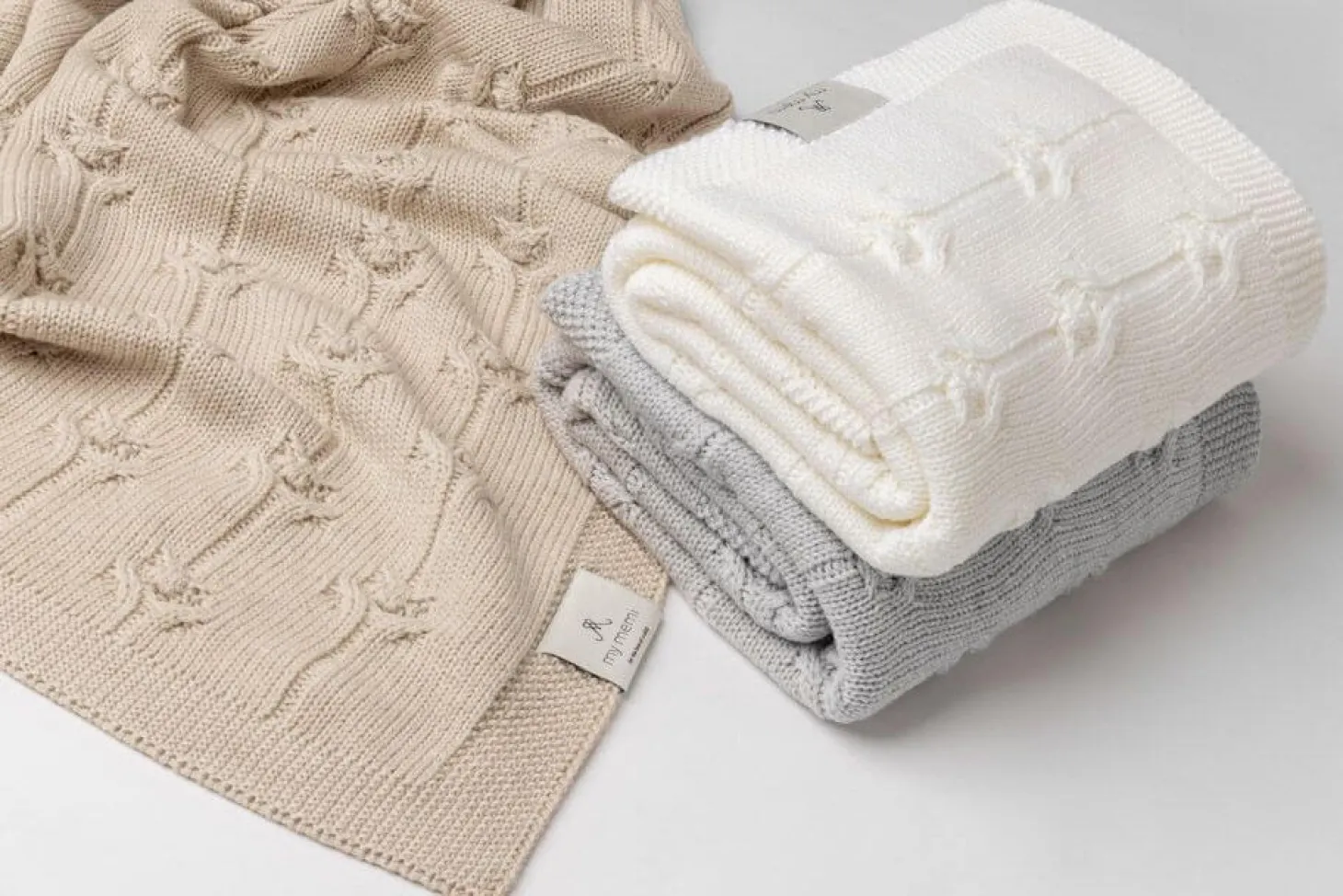 Kocyk ze 100% wełny merino warm beige Floral - premium collection