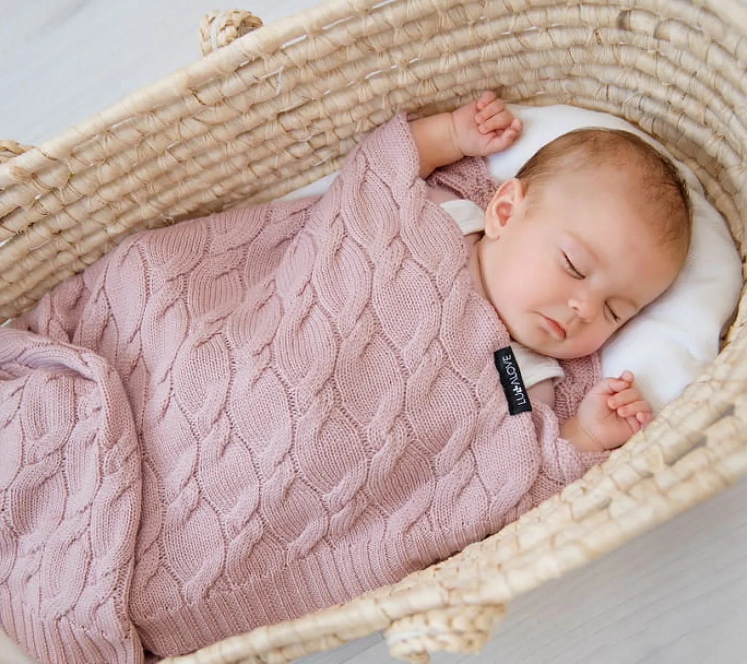 Kocyki|Kocyki | Lullalove Kocyk z wełny merino WARKOCZ - pudrowy róż, kolekcja PREMIUM