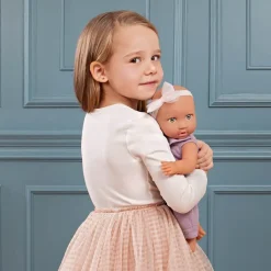 6 Lat+|3 Lata + | LullaBaby Lalka niemowlę ze smoczkiem, w muślinowym ubranku i opasce, dwubarwne tęczówki