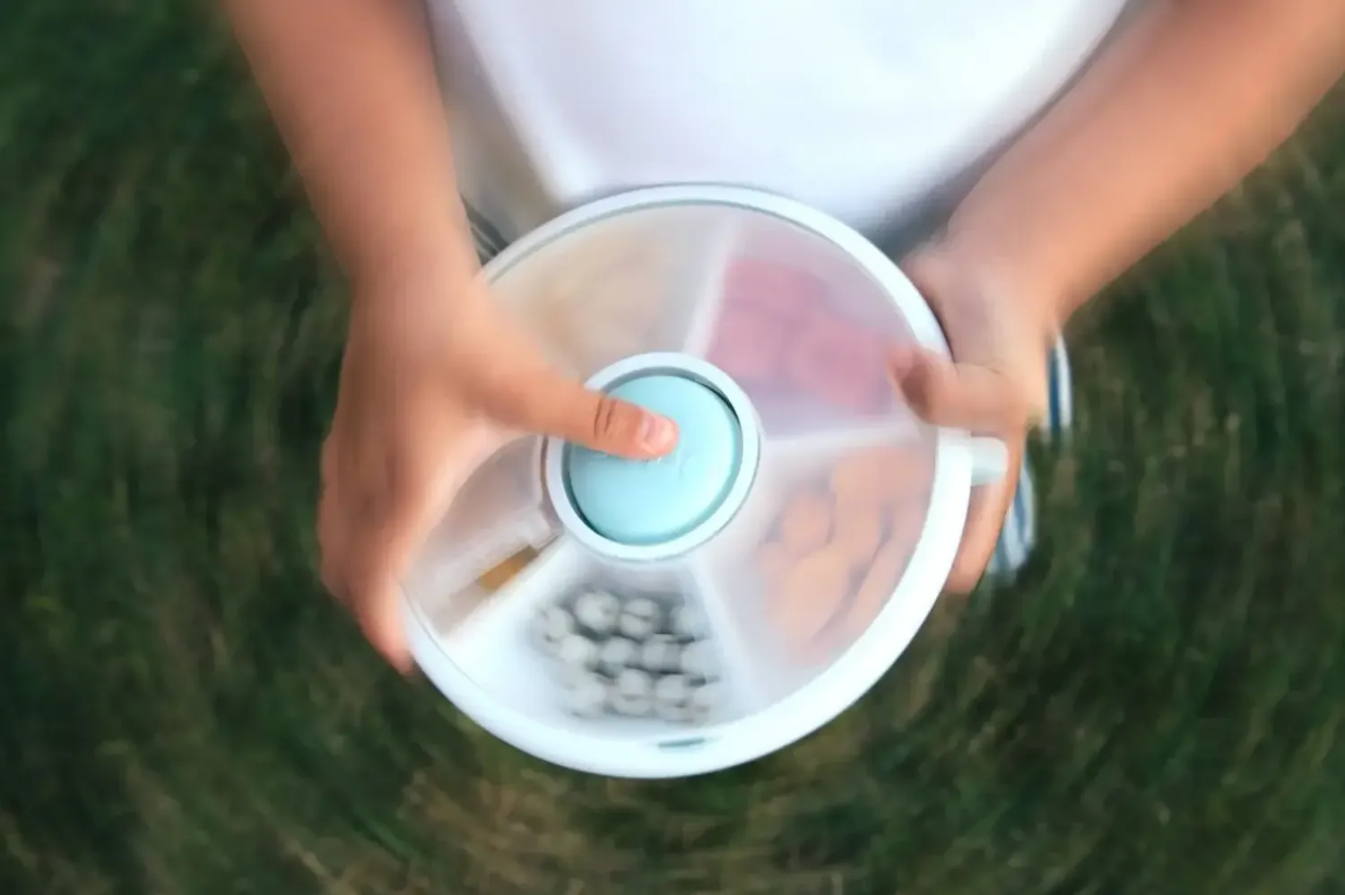 Lunchboxy|Przechowywanie Jedzenia | GOBE LARGE SNACK SPINNER duży pojemnik na przekąski, Macaron Blue