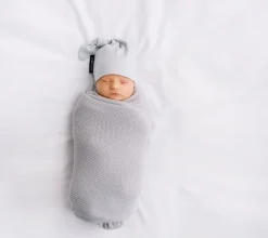 Lekki, dzianinowy kocyk - mgiełka Szary