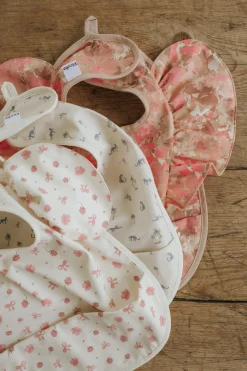 Metoda Blw|Śliniaki | Elodie Details Śliniaczek - petit river rose