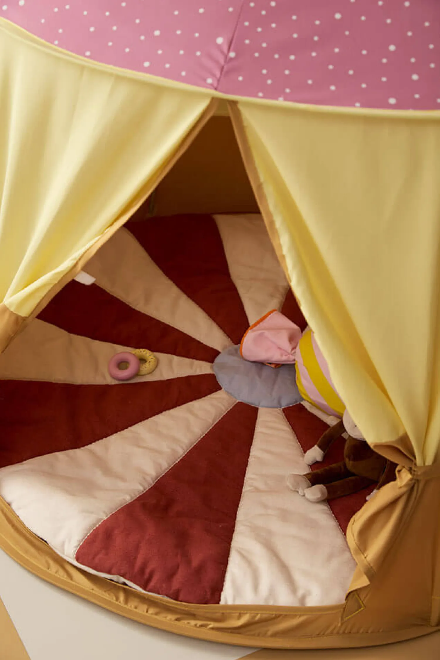 12M+|Maty Edukacyjne | Kids Concept Mata do zabawy Circus - czerwona
