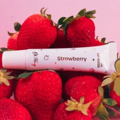 Naturalne Kosmetyki | Oh Flossy Naturalna pomadka nawilżająca, błyszczyk - STRAWBERRY