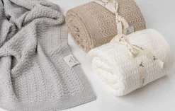 Otulacz ze 100% wełny merino light grey Leaves - premium collection