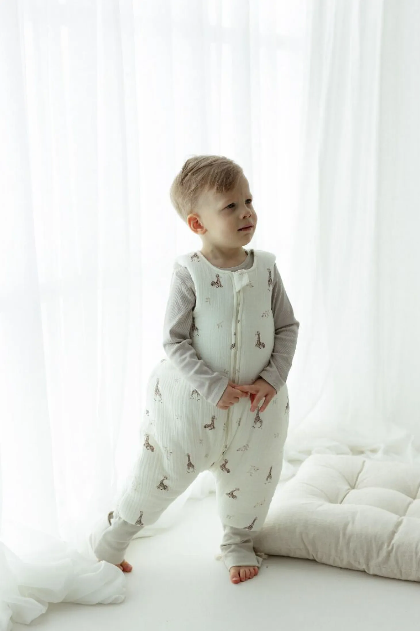 Śpiworek z organicznego muślinu z nogawkami 1-3 lata, 2,5 TOG - giraffes