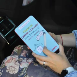 Idealne W Podróży|6 Lat+ | The Purple Cow Podróżna gra magnetyczna - Szkicuj i Zgaduj