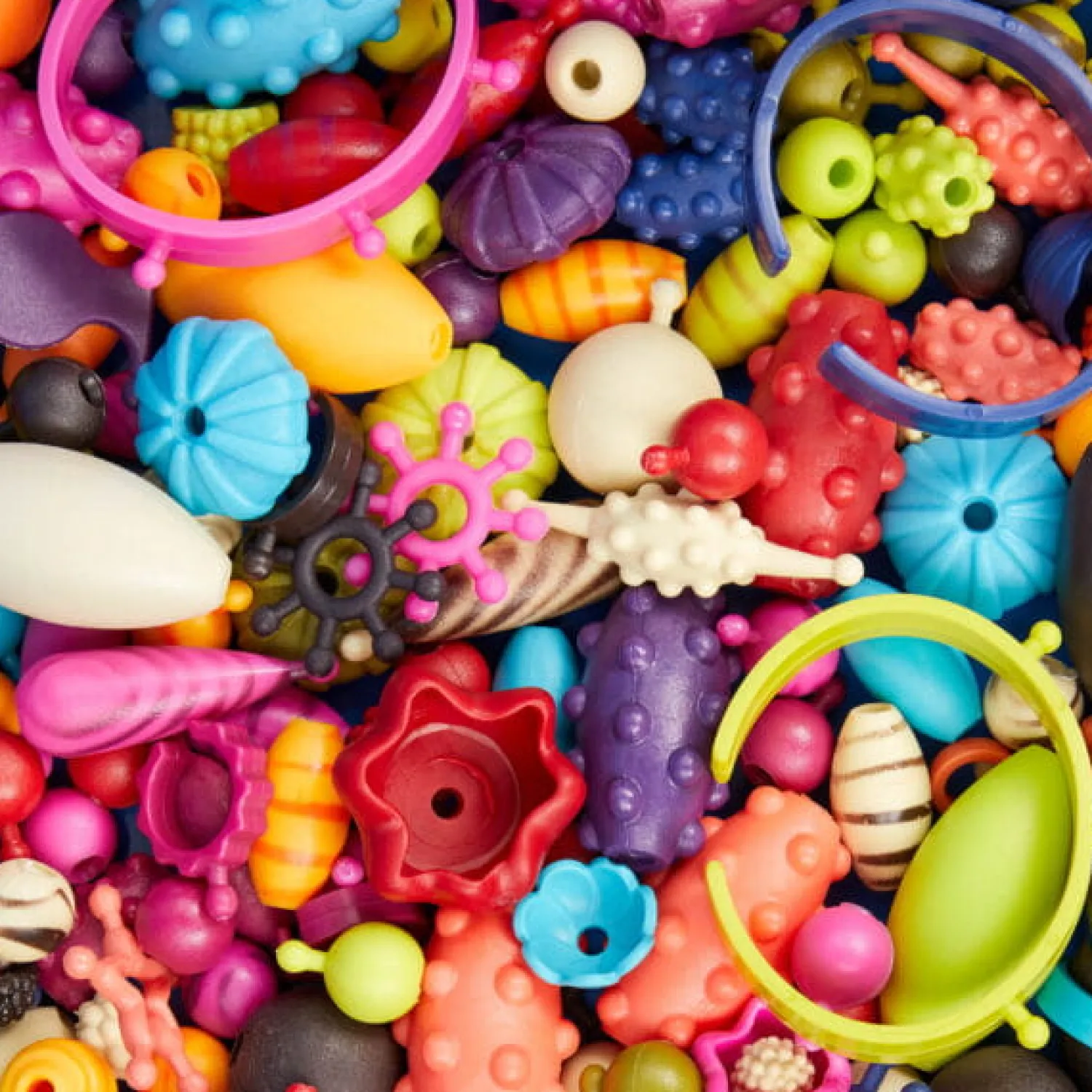 6 Lat+|Biżuteria | B.Toys Pop-Arty! – zestaw do tworzenia biżuterii – 300 elementów