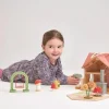 6 Lat+|3 Lata + | Tender Leaf Toys Przenośny, leśny domek z wyposażeniem i laleczkami