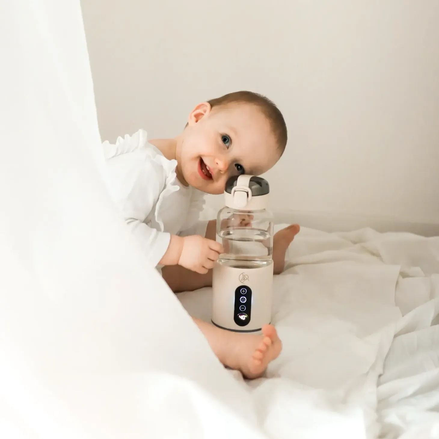 Przenośny podgrzewacz MyBabyBottle do butelek, wody i mleka - White