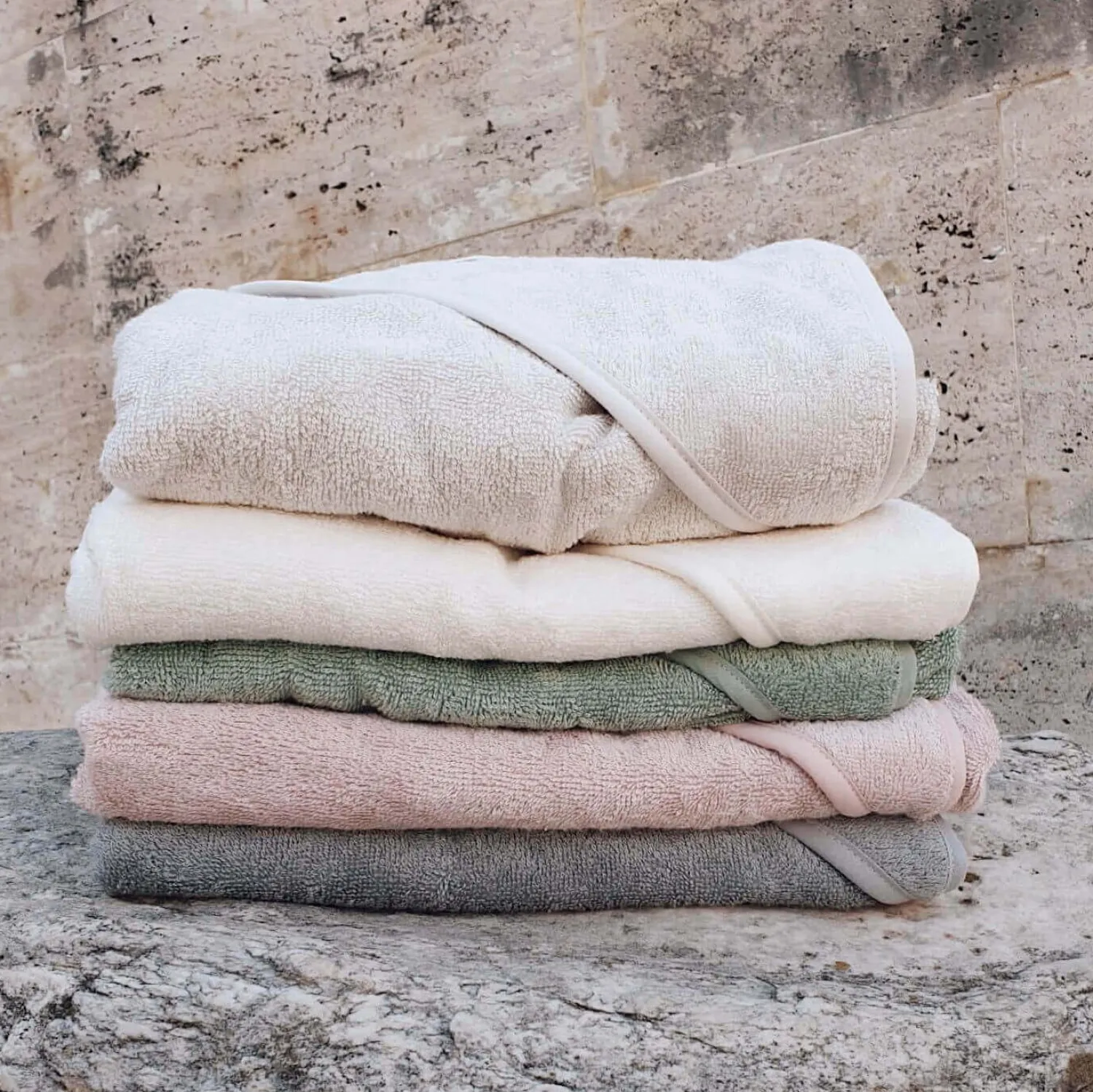 Ręczniki I Myjki|Ręczniki I Myjki | piapimo Ręcznik z kapturkiem 90 x 90 cm bambusowo-bawełniany piaskowy z haftem kolekcja TowelPower