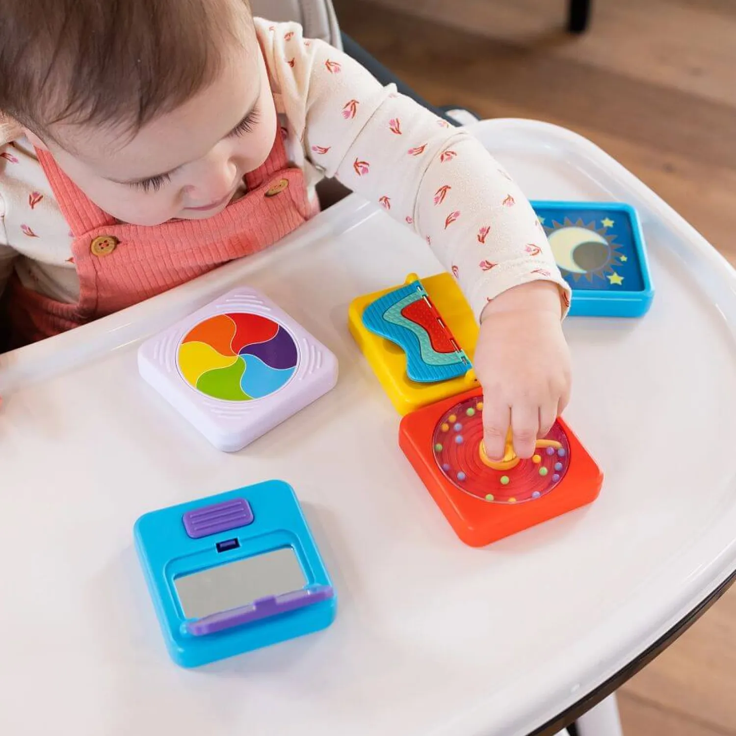 Idealne W Podróży|12M+ | Fat Brain Toys Sensoryczny Kwadrat. PlayTab. Słońce i Księżyc