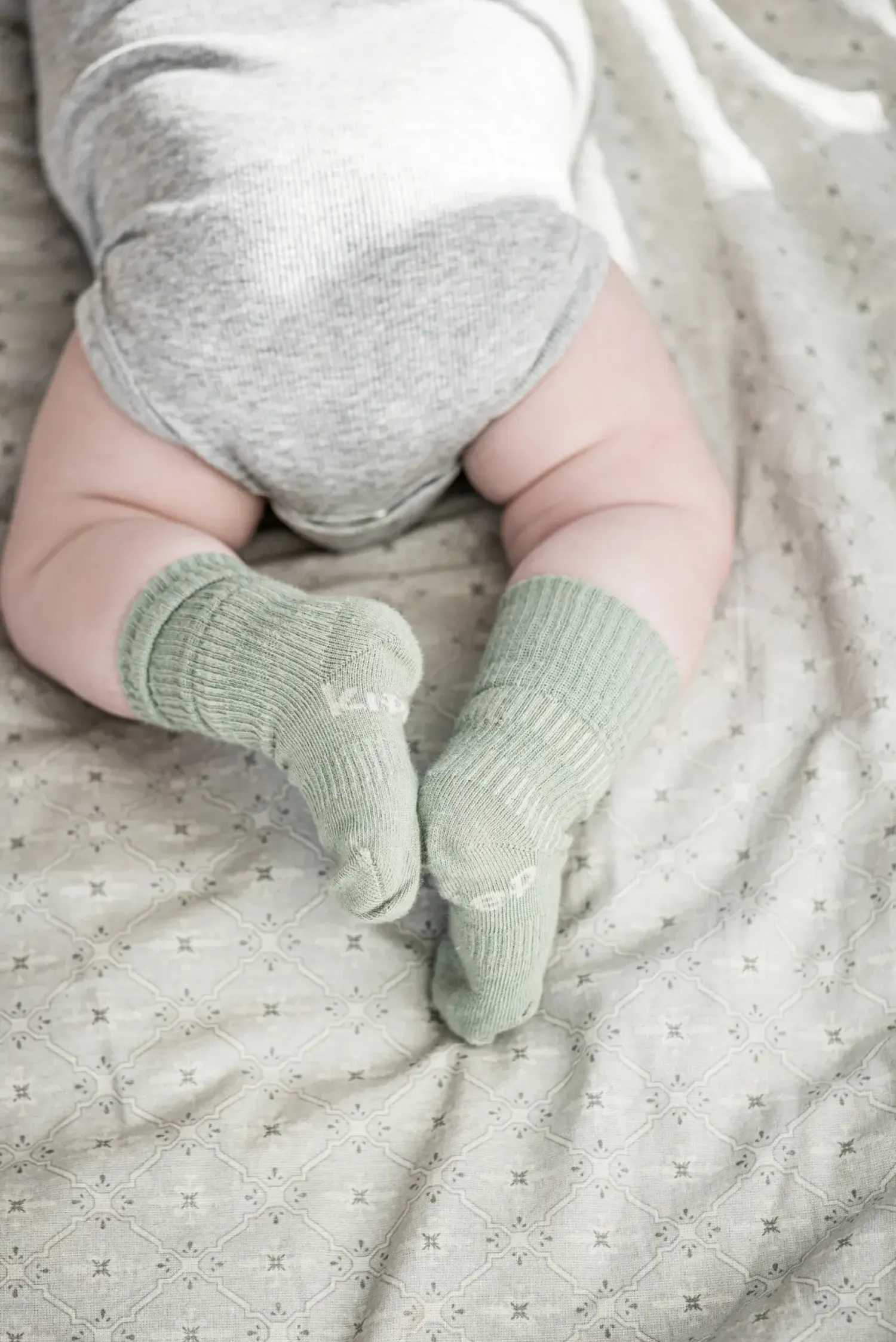 Małe Stópki | KipKep Skarpetki niemowlęce Stay-on-Socks, Calming Green