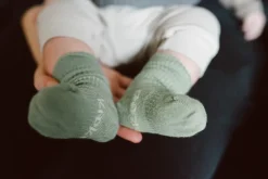Małe Stópki | KipKep Skarpetki niemowlęce Stay-on-Socks, Calming Green