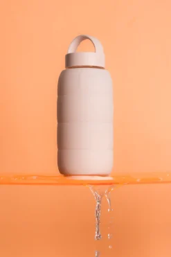 Szklana butelka do monitorowania dziennego nawodnienia Puffer Bottle - SEASHELL