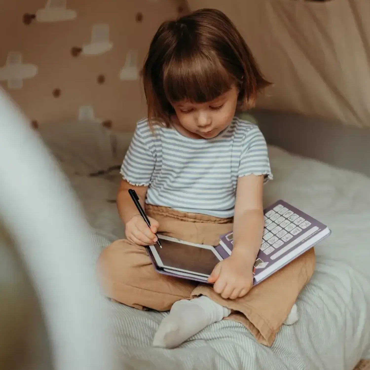 Idealne W Podróży|6 Lat+ | Kidywolf Tablet graficzny z szablonami do rysowania KIDYDRAW-MINI - dawno dawno temu