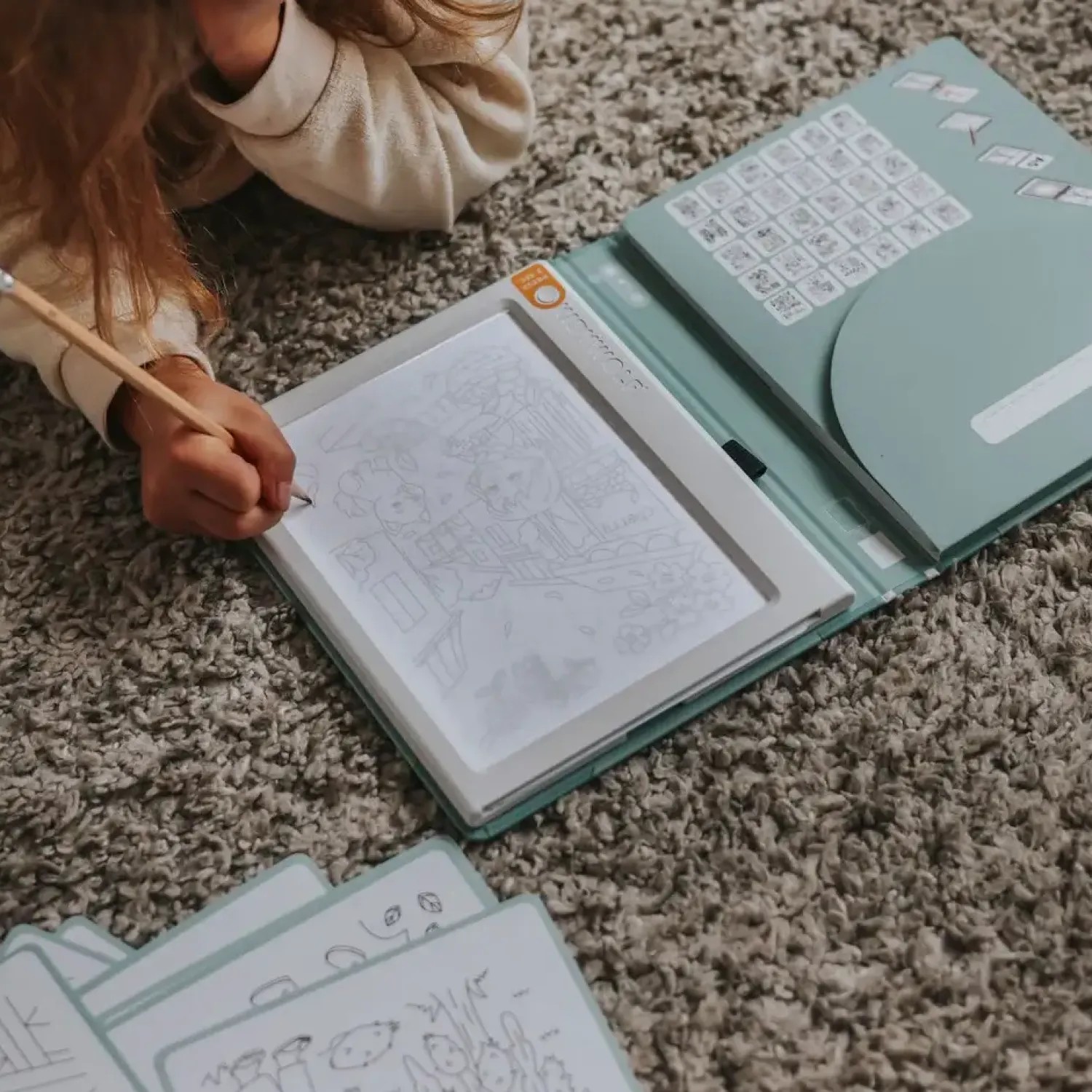 Idealne W Podróży|8 Lat+ | Kidywolf Tablet graficzny z szablonami do rysowania KIDYDRAW-PAD - Food around the world, 6+