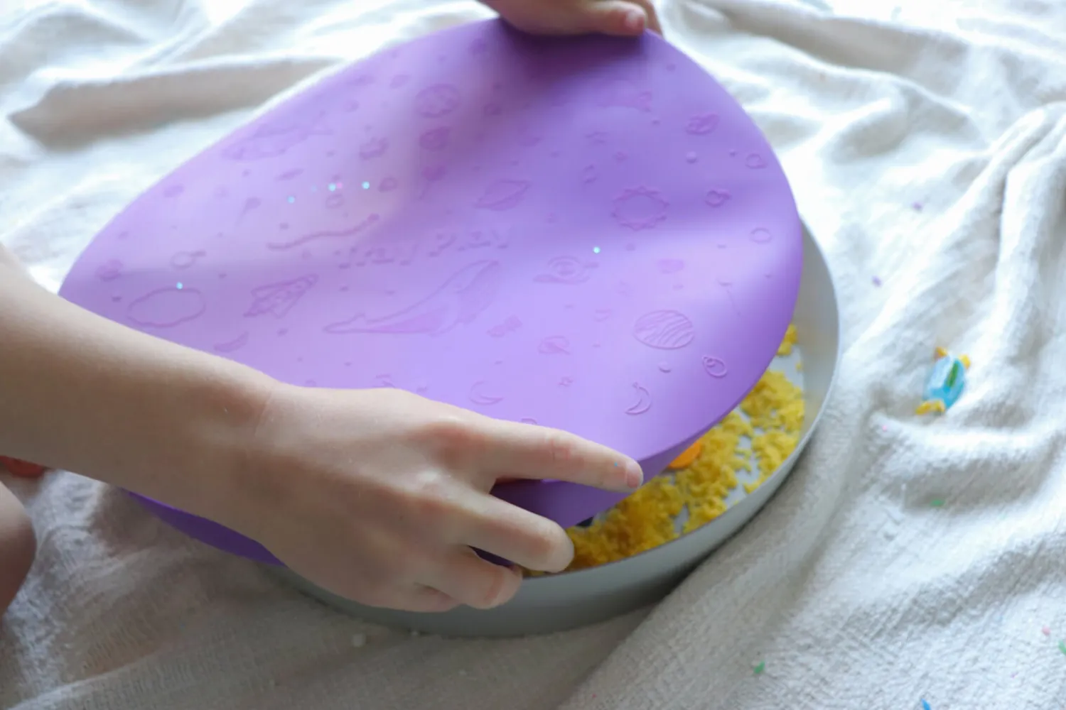 6 Lat+|3 Lata + | Jellystone Tacka sensoryczna Play Tray 2w1 - Lilac